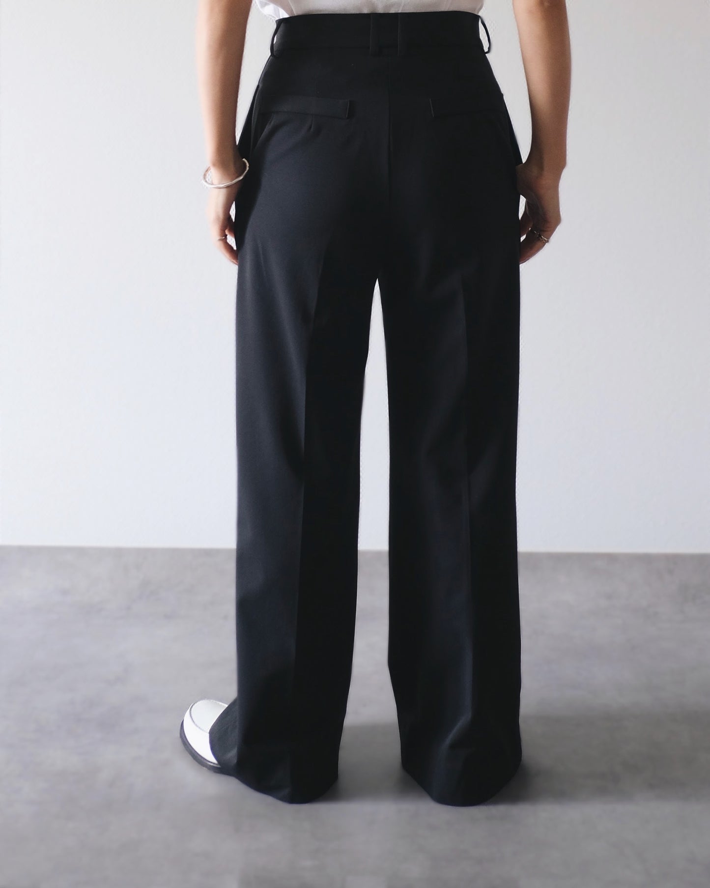 DRY GABA SLACKS